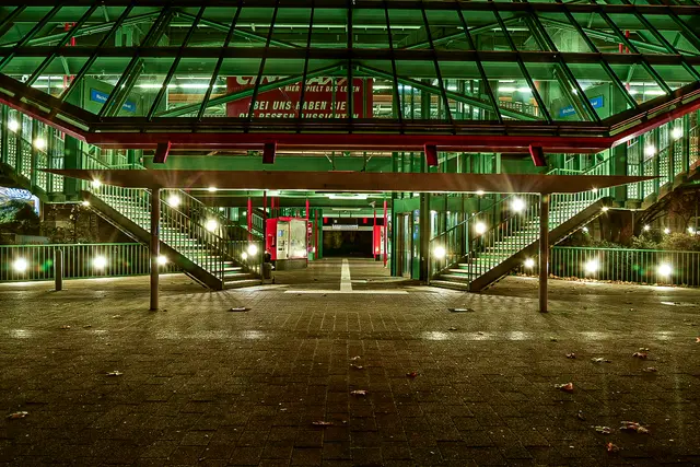 #Memories
Ein Dezemberabend an der Schwebebahn in Wuppertal | Foto: Christoph Niersmann 