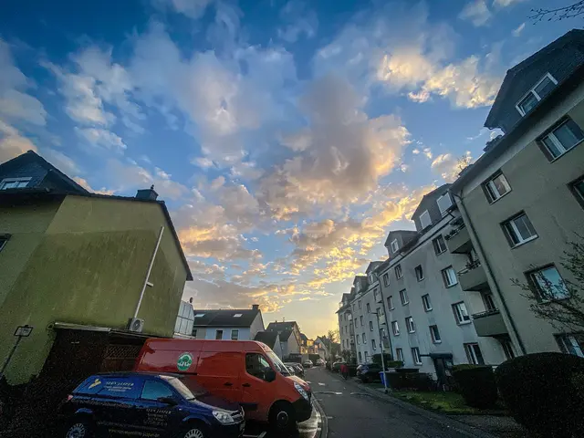 #SpringIsHere2026

Ein ganzer, halber Tag … dem dramatischen Treiben der Wolken zu zusehen | Foto: Christoph Niersmann 