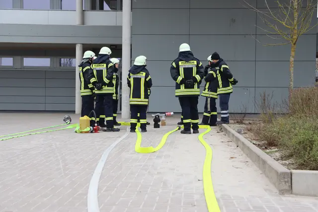 Ausbildung: Vortragen eines Löschangriffs - hier Schaumrohr(e)