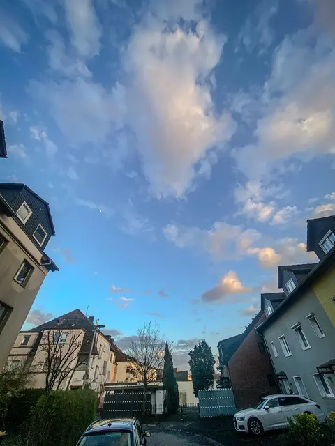 #SpringIsHere2026

Ein ganzer, halber Tag … dem dramatischen Treiben der Wolken zu zusehen | Foto: Christoph Niersmann 