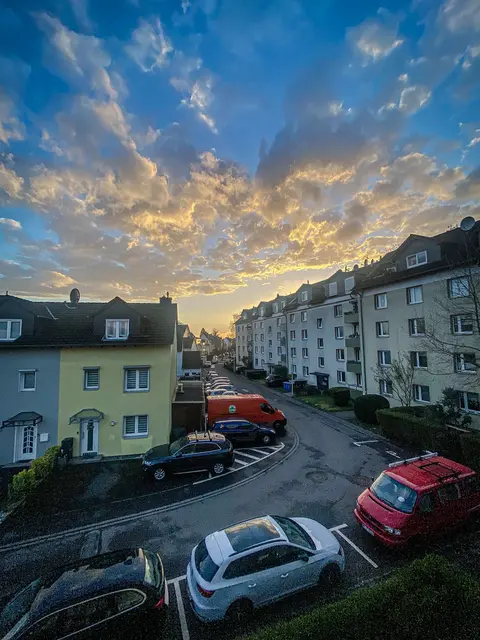 #SpringIsHere2026

Ein ganzer, halber Tag … dem dramatischen Treiben der Wolken zu zusehen | Foto: Christoph Niersmann 