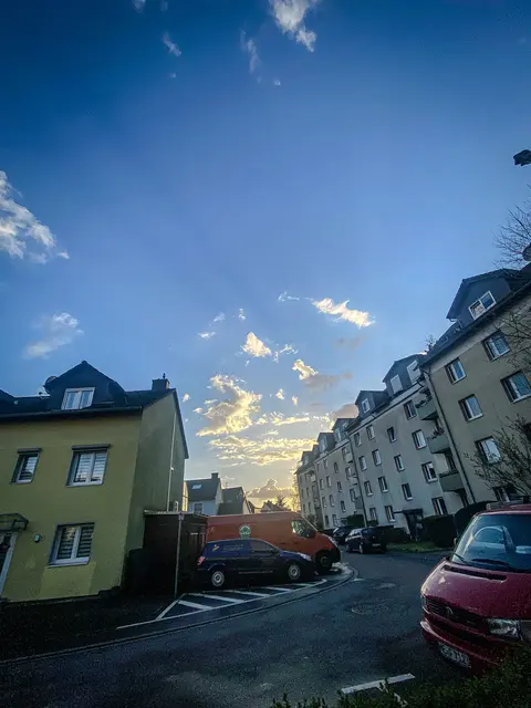 #SpringIsHere2026

Ein ganzer, halber Tag … dem dramatischen Treiben der Wolken zu zusehen | Foto: Christoph Niersmann 