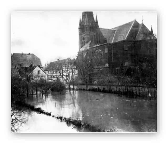 Hochwasser der Ruhr in der "Dellenstraße" heute "Delle" mit der Paulikirche | Foto: Archiv KKRR