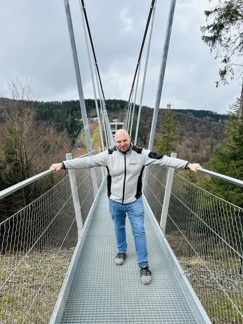 Arndt Brüne auf seiner Brücke | Foto: Andreas Vogt