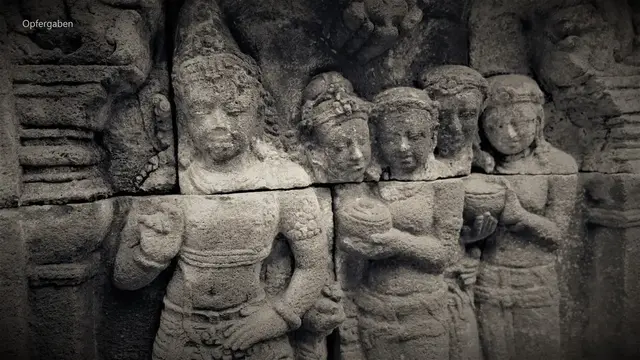 Borobudur die unteren Terrassen, gesegnet mit Steinreliefs 