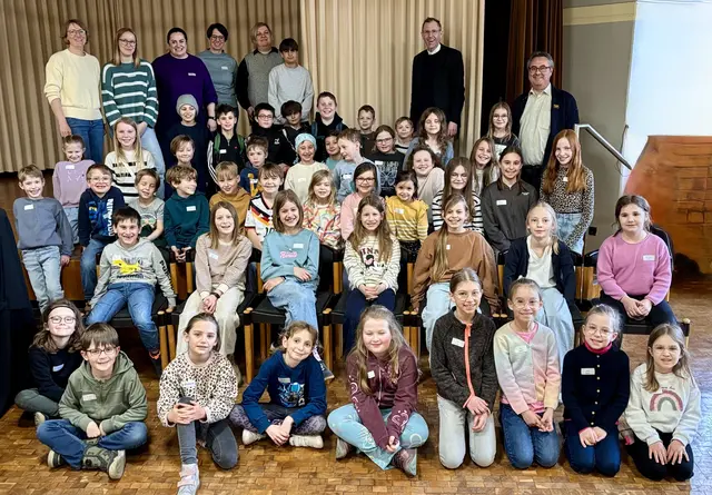 Kreative Kinder und das Kreativteam