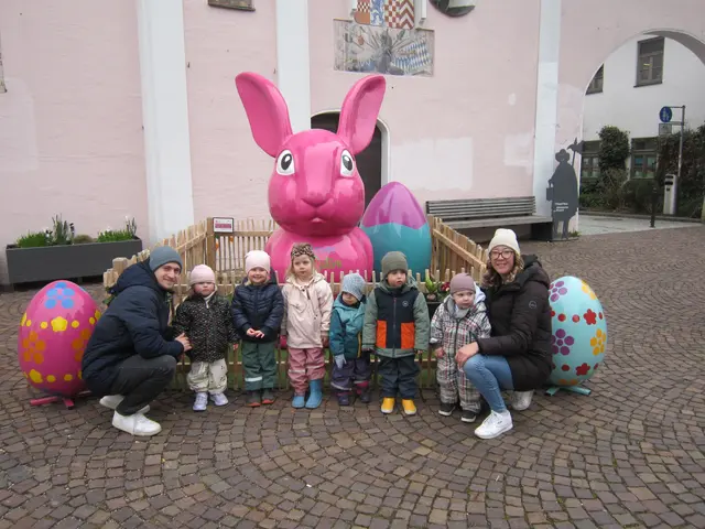 Jetzt haben wir den Hasen auch entdeckt, freuten sich ebenfalls die Wichtel Kinder vom Kindercampus. | Foto: Jenessa Klippler