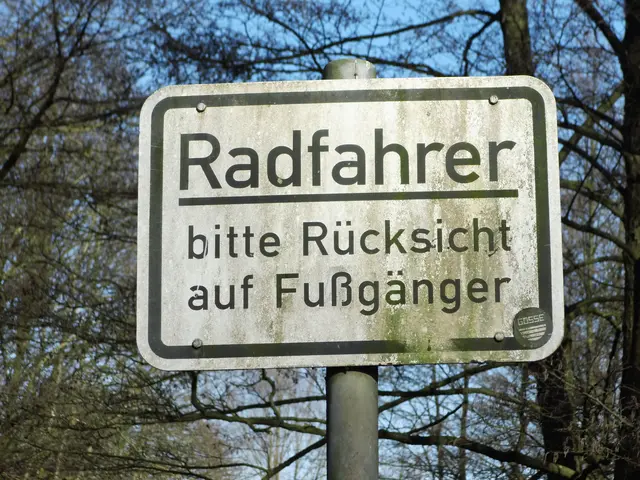 Spezielles Hinweisschild für Radfahrer | Foto: Siegmund Walter, 16.02.2025, 13:39 Uhr