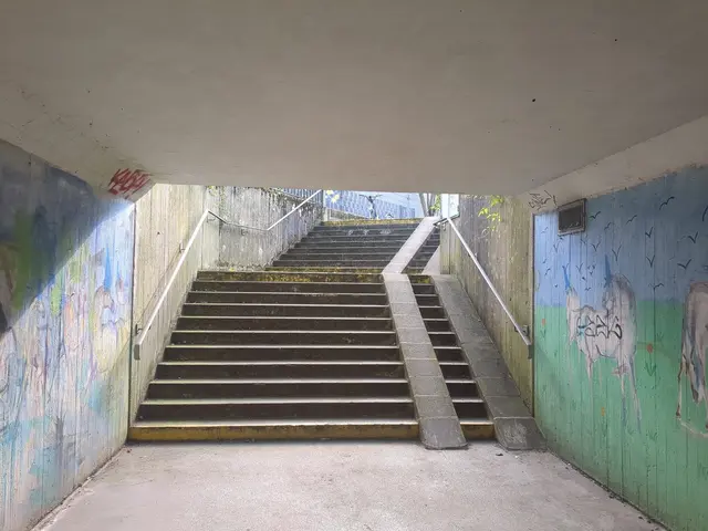 nicht barrierefreie Bahnunterführung Steinbruchstraße Duisburg | Foto: Astrid Günther