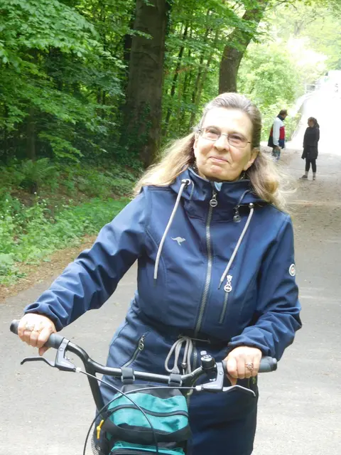 Astrid mit Tretroller | Foto: Astrid Günther