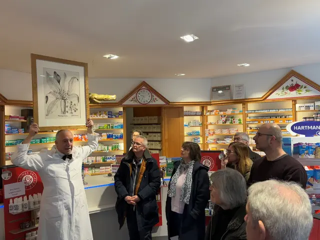 Auch die Mitglieder profiitieren: So gab es im Januar eine exklusive Führung durch die Apothekengeschichte mit Dr. Hannes Proeller