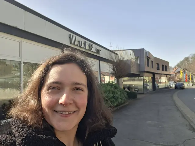 Lea Peters zu Besuch Autohaus Blume Bad Lauterberg im Harz
