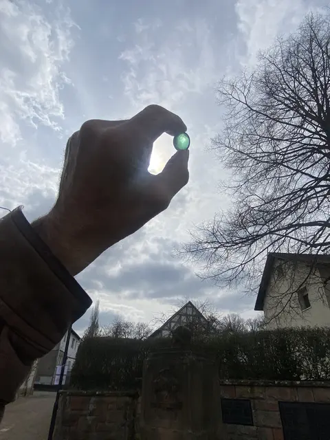 "Dornenkrone im Spiegel der Sonne" beim Kreuzweg Gossfelden | Foto: Semida Mang