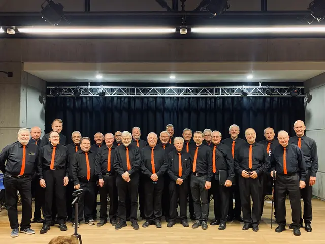 Ein ausgesprochen erfolgreicher Männerchor: Die Chorgemeinschaft Großburgwedel Wettmar wird seit 2017 von Matthias Blazek geleitet. | Foto: Lara-Malin Blazek