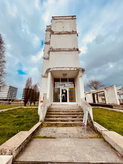 Viel Ausstellungsfläche - das ehemalige Treppenhaus der Firmengebäude des Unternehmens LUDWIG dient heute  als Ausstellungslokation des Duisburger Kulturbüros. | Foto: Andreas Ingramm, AIRL-Lab KKRR