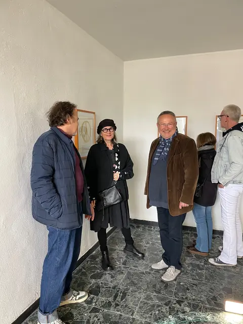 Besucher bei der Vernissage am 4. April 2026 im Ludwigturm Duisburg. | Foto: Andreas Ingramm, AIRL-Lab KKRR