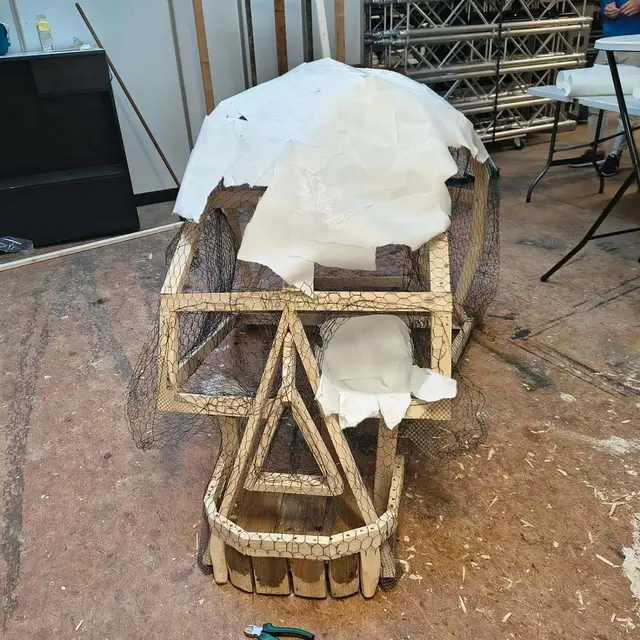 Entwicklungs-Schritte für die Oster-Aktion im Jahr 2026: im Atelier (3) | Foto: Archiv des Vereins „TagundnachtLL e. V.“