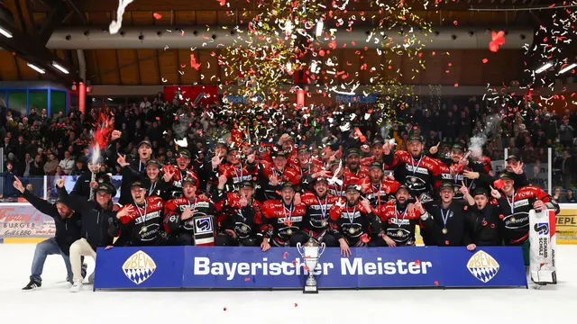 Der EHC Königsbrunn ist Meister der Saison 2025/2026 | Foto: Dietmar Ziegler