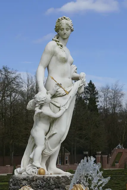 Venus und Amor, im königlichen Garten des Schlosses "Het Loo", Apeldoorn, Niederlande