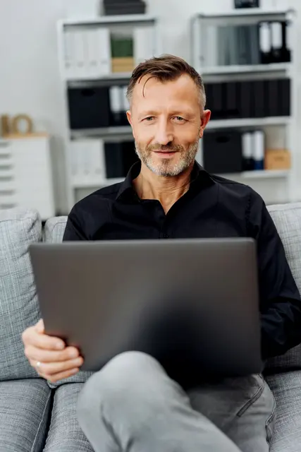 In welche Richtung werden sich die Märkte künftig wohl entwickeln? Bei der Frage nach der optimalen Gestaltung des Portfolios lohnt sich auch für private Anleger ein ein Blick auf alternative, nicht börsengehandelte Anlagen. | Foto: djd-k/Allianz/contrastwerkstatt - stock.adobe.com