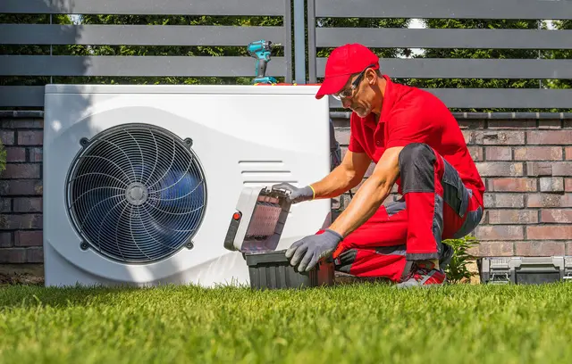 Mit einer Wärmepumpe setzen Hauseigentümer auf umweltfreundliche, zukunftssichere Technik.
 | Foto: djd-k/toom.de/Shutterstock/Virrage Images