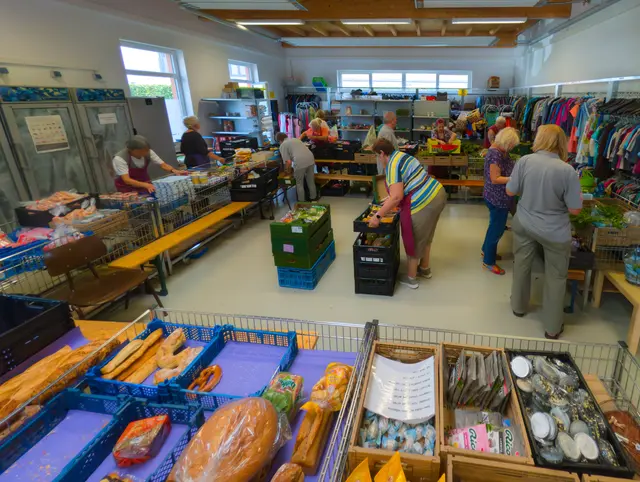 Zurzeit arbeiten über 60 großartige Ehrenamtliche, zum Teil jede Woche, unentgeltlich viele Stunden und leisten schwere Arbeit. | Foto: Wolfgang Kowarschick