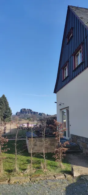 Blick auf die imposanten Schrammsteine