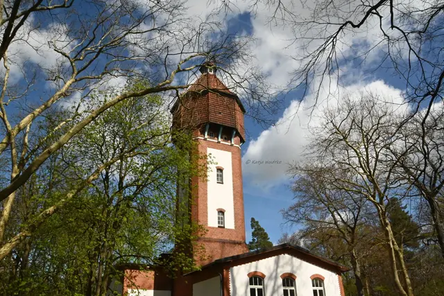 Parks und Gärten in Niedersachsen (Foto: Katja Woidtke)

Stadtpark Langenhagen wird aufgehübscht - Wasserturm im Eichenpark | Foto: Katja Woidtke