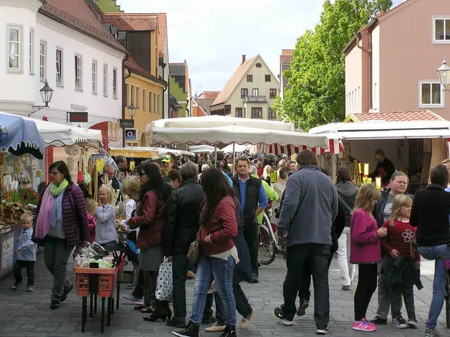 Der Pfingstmarkt zieht Besucher aus nah und fern nach Friedberg. | Foto: Stadt Friedberg