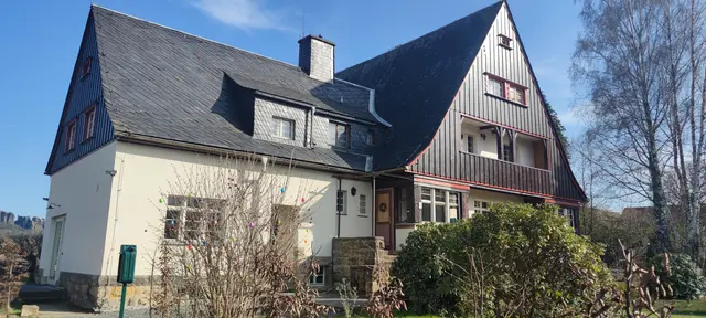 Blick vom Eingangstor auf den Hillehof.