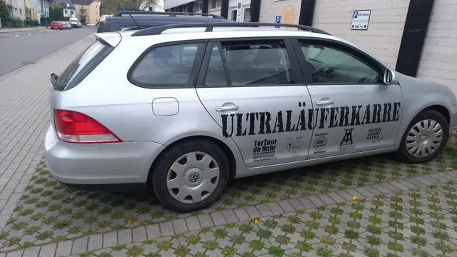 Wem gehört wohl dieses Auto?