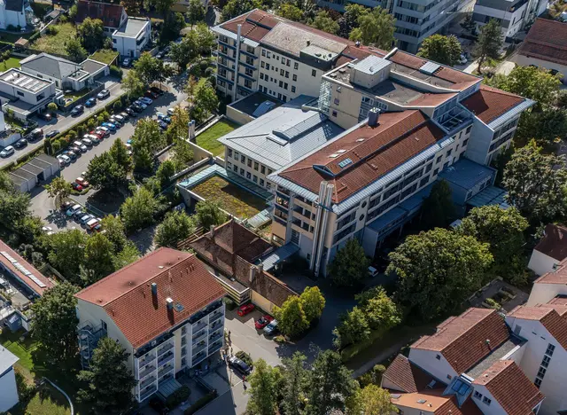 Im Erdgeschoss des Westtraktes, der von der Herrgottsruhstraße zur Hermann-Löns-Straße verläuft, entstehen eine neue Endoskopie-Abteilung sowie eine neue Aufnahmeeinheit für die Notaufnahme. | Foto: Kliniken an der Paar / Lukas Schürer