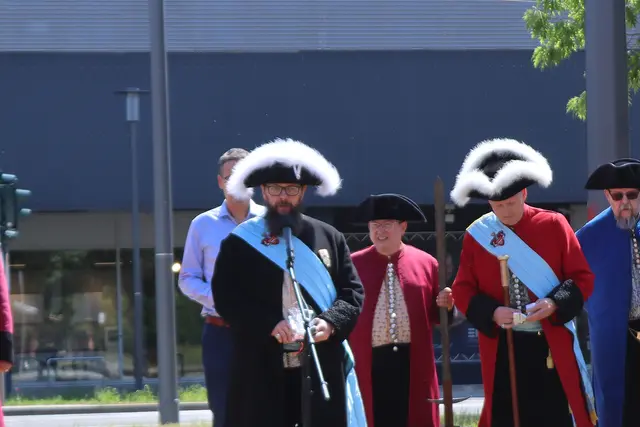 auf der Festwiese vor dem Halloren und Saline Museum, 2021
Mansfelder Straße 52, direkt an einer Tram Haltestelle 4, 5 und 9