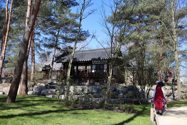 Südkoreanische Gartenkunst 1516 AD
"Das Haus der einsamen Freunde"