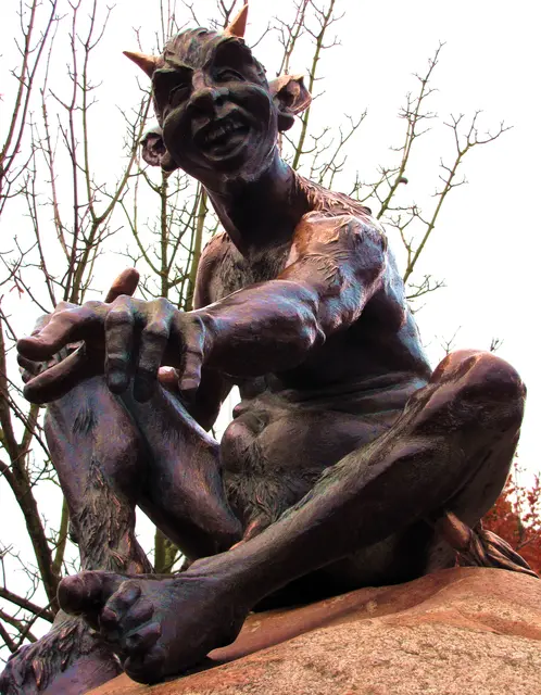 Dort oben zelebrieren sie dann zusammen mit dem Teufel ein satanisches Treiben, bevor um Mitternacht zum 12. Glockenschlag die Maikönigin erscheint und dem ganzen Spuk ein Ende bereitet. Dann ist der lange Winter in den Bergen endgültig vorbei. | Foto: Kurt Wolter