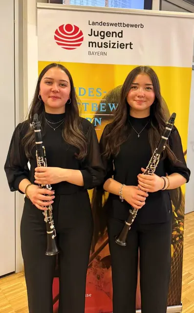Mit 24 von 25 möglichen Punkten erspielten sich Sophia und Isabell Tschan einen 1. Preis mit Weiterleitung zum Bundeswettbewerb.