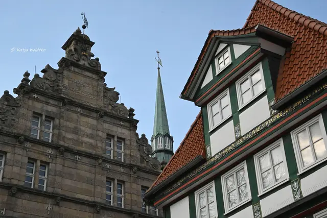 Hameln entdecken (Foto: Katja Woidtke)

Quer durch die Osterstraße in Hameln - Durchblicke auf den Turm der Marktkirche | Foto: Katja Woidtke