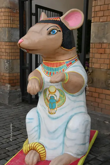 Hameln entdecken (Foto: Katja Woidtke)

Quer durch die Osterstraße in Hameln - "CleopRatra" von Detlef Niesielski | Foto: Katja Woidtke