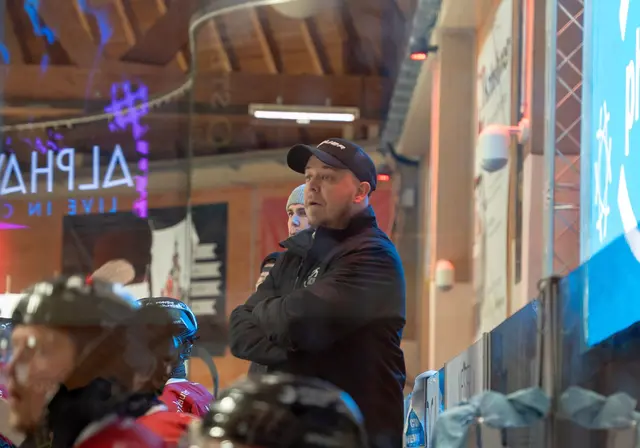 Nach vier Jahren beim EHC Königsbrunn sucht Trainer Bobby Linke eine neue Herausforderung. | Foto: Patricia Rutha