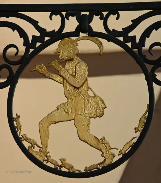 Hameln entdecken (Foto: Katja Woidtke)

Quer durch die Osterstraße in Hameln - bis bald in der wunderschönen Rattenfängerstadt | Foto: Katja Woidtke