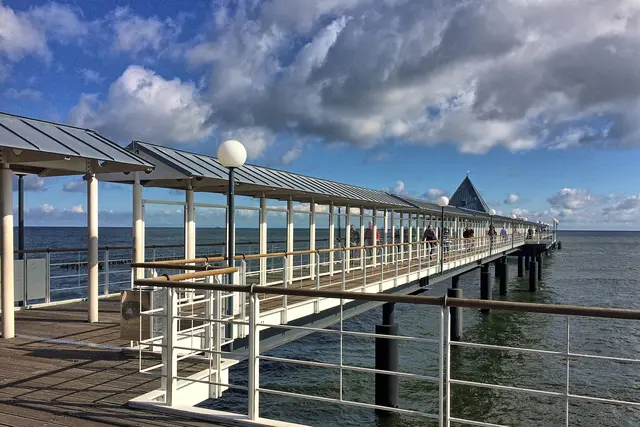 Die neue Seebrücke in Heringsdorf (1995)  | Foto: copyright Margot Klütsch