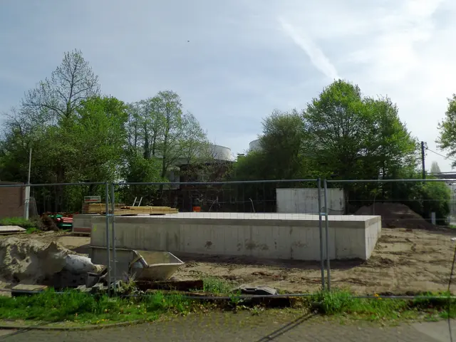 Neu erstelltes Gebäude-Fundament (Fundamentplatte) Grundstück Fischertorstraße 21, Wesel | Foto: Siegmund Walter, 11.04.2026, 11:41 Uhr