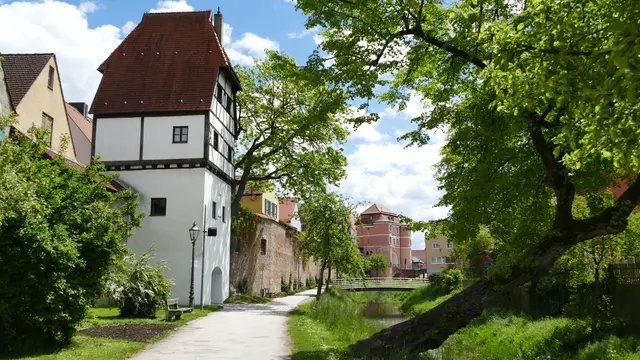 Promenade an der Kleinen Wörnitz in Donauwörth | Foto: Martin – stock.adobe.com
