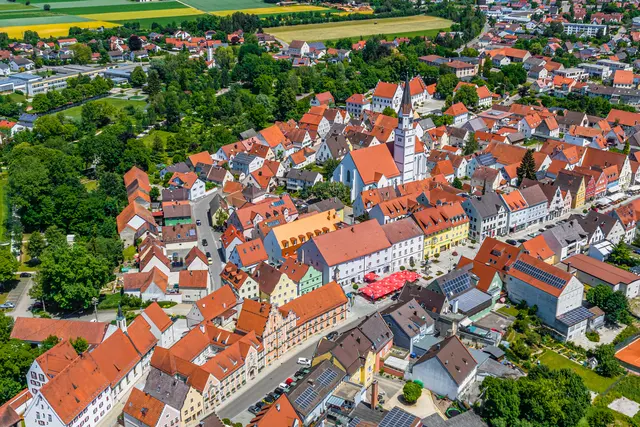 Die Stadt Rain am Lech im nordschwäbischen Kreis Donau-Ries im Luftbild  | Foto:  ARochau – stock.adobe.com