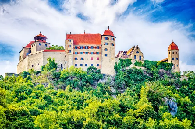 Burg Harburg im Nördlinger Ries über der Wörnitz, Schwaben | Foto: mojolo – stock.adobe.com