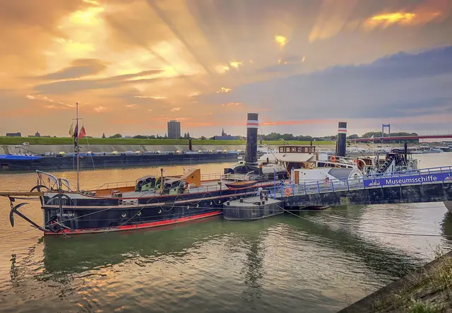 Duisburgs weit über die Region hinaus bekanntes Museumsschiff Oscar Huber ist jetzt wieder für Besucher geöffnet.
Archivfoto: Stadt Duisburg