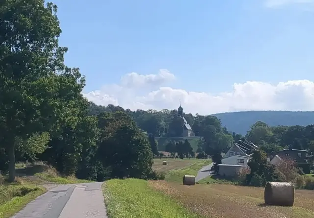 Weg zur Oberneuschönberger Kirche | Foto: Astrid Günther
