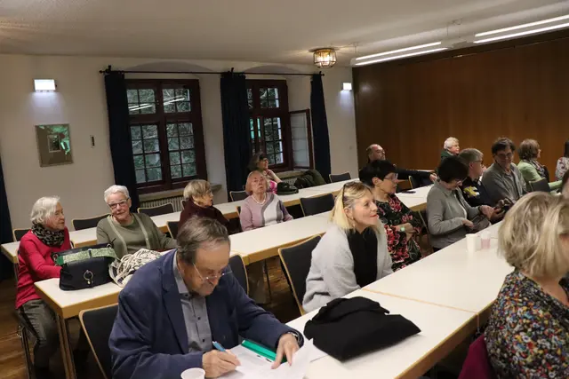 DFG Mitglieder und Intreressenten im Zeughaus | Foto: Marianne Stenglein