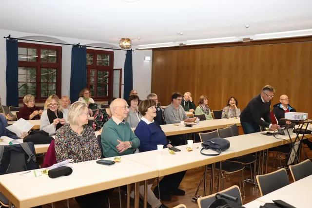 DFG Mitglieder und Intreressenten im Zeughaus | Foto: Marianne Stenglein