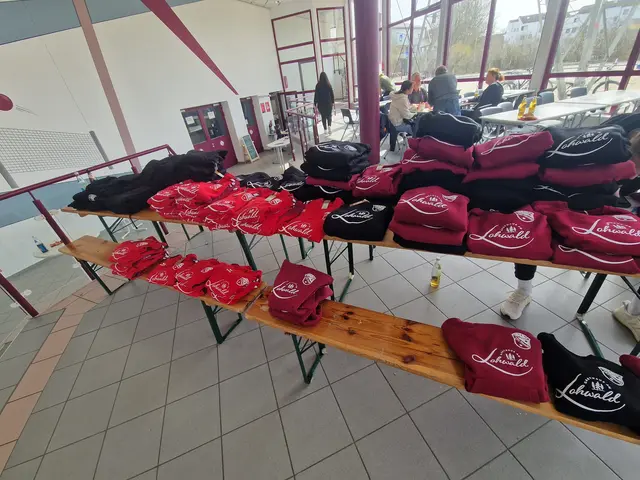 Neue Vereinskleidung gab es auch noch.